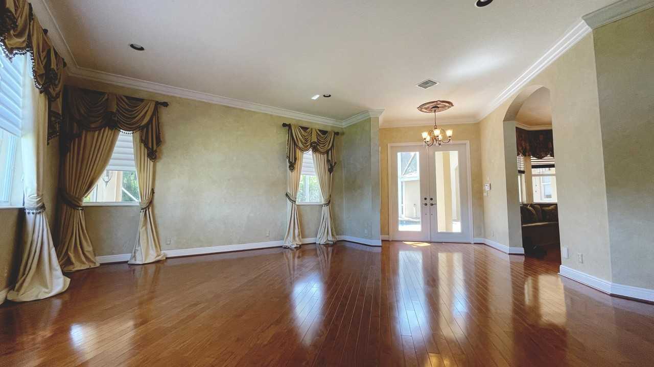 9843 Via Amati - Photo 6 of 48