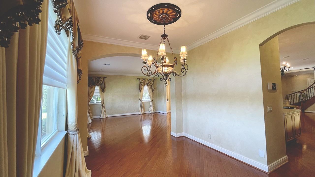 9843 Via Amati - Photo 7 of 48