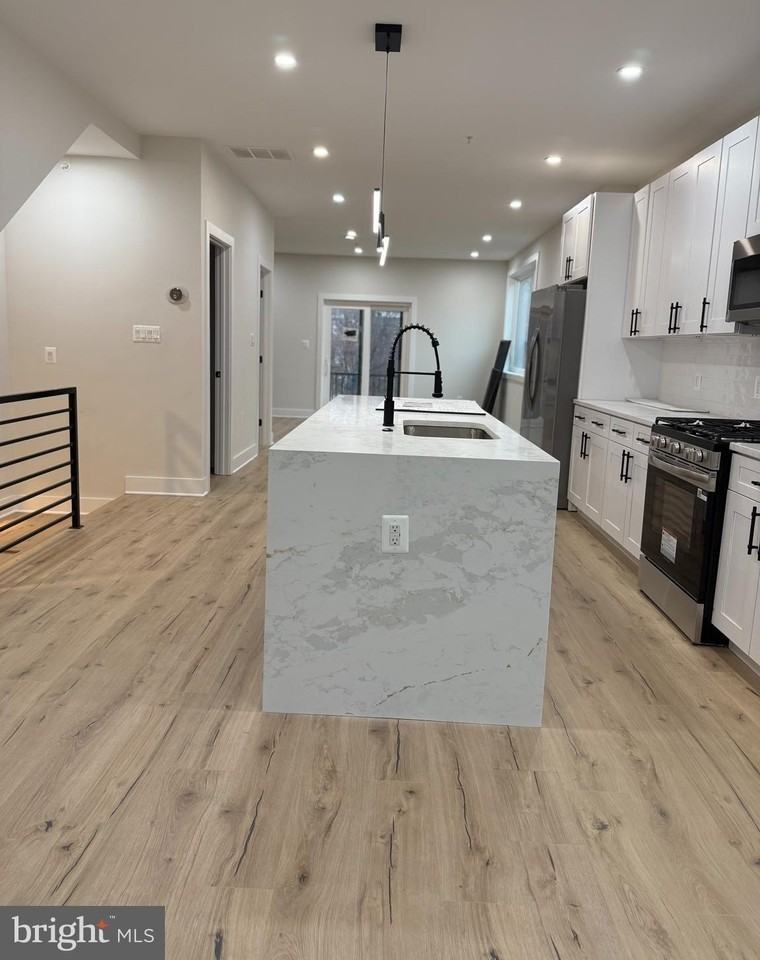 2909 N St Se Unit B #B - Photo 6 of 21