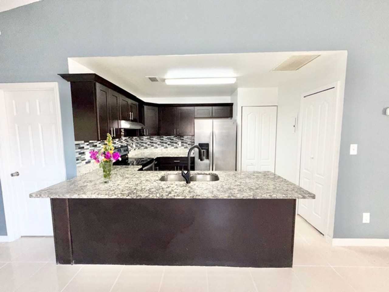 1502 Candlewyck Dr - Photo 5 of 17