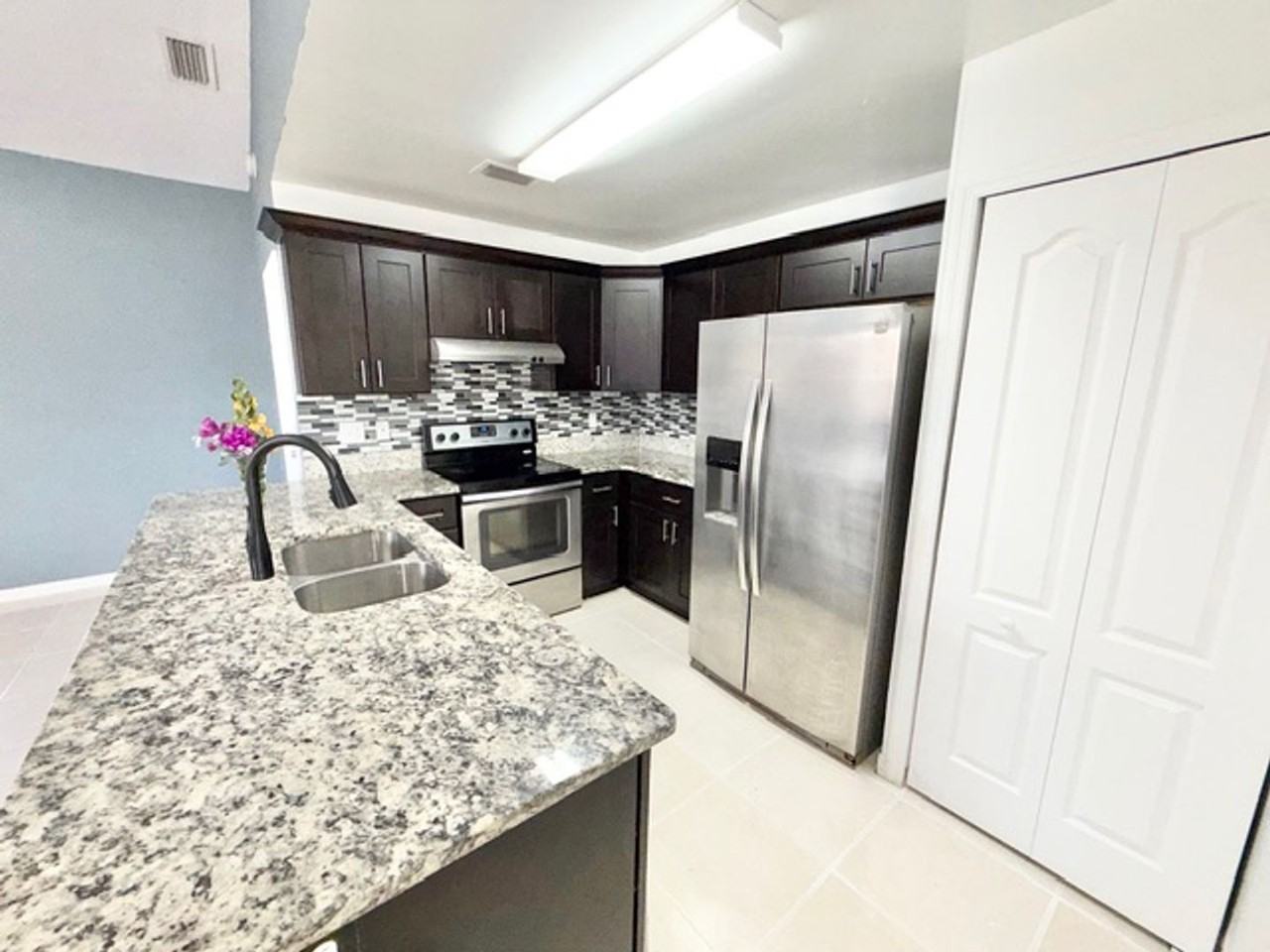 1502 Candlewyck Dr - Photo 7 of 17