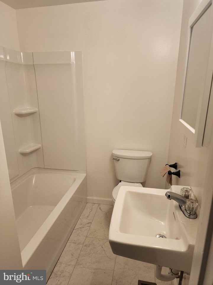 311 S 1st Ave - Photo 6 of 10