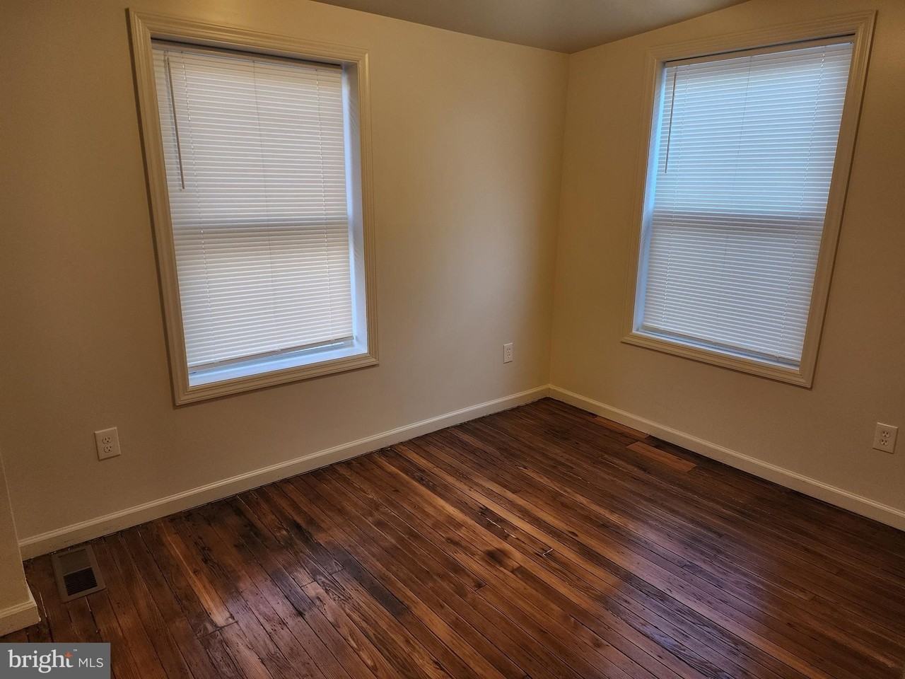 311 S 1st Ave - Photo 7 of 10