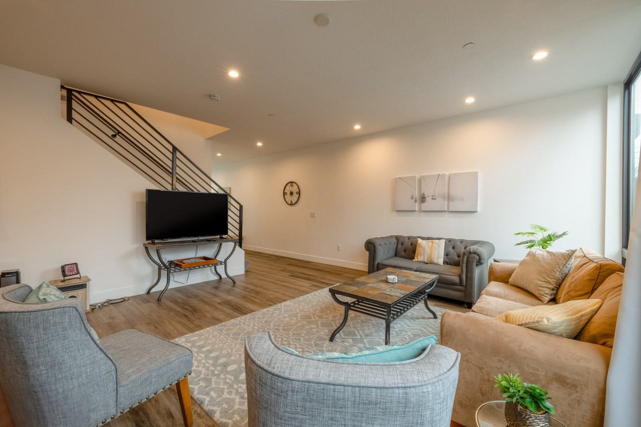 2597 S 700 E #1249834P - Photo 5 of 41