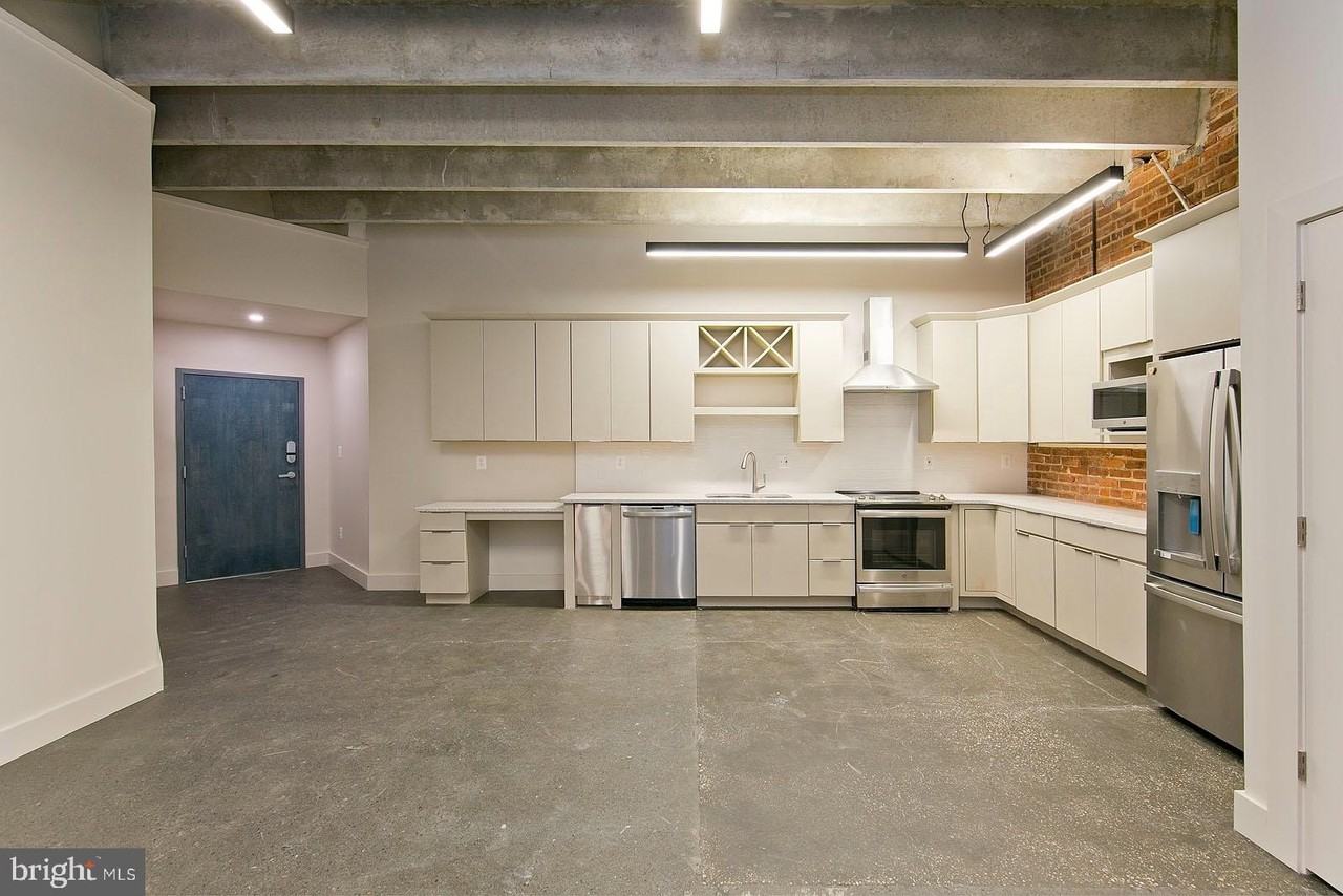 15 E Piccadilly St Apt 303 #303 - Photo 3 of 10