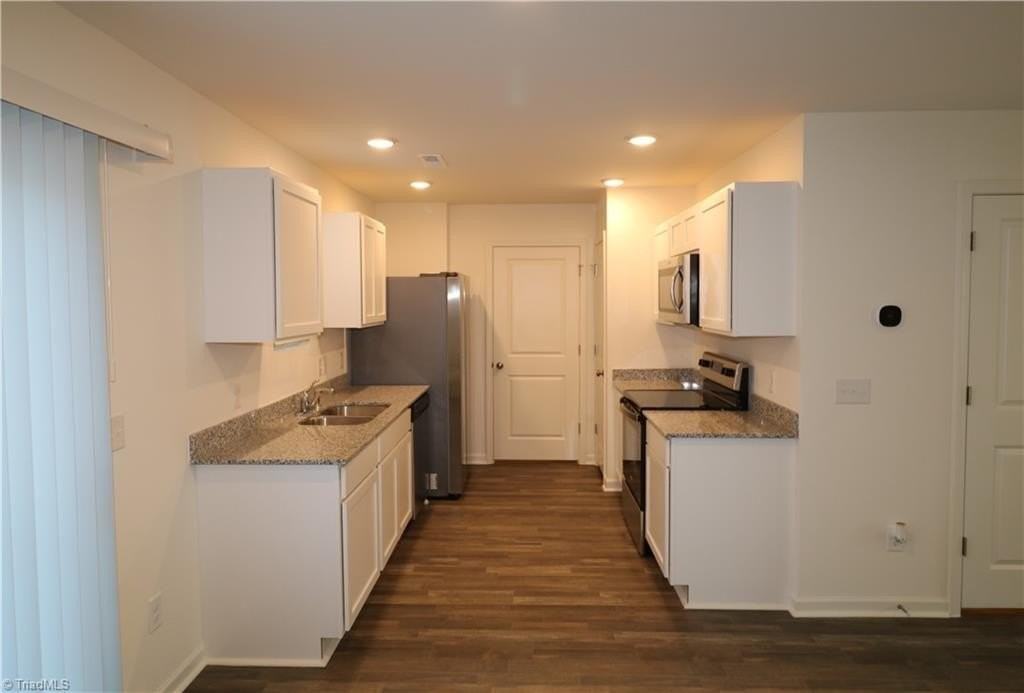 757 Whitney Rd - Photo 5 of 19