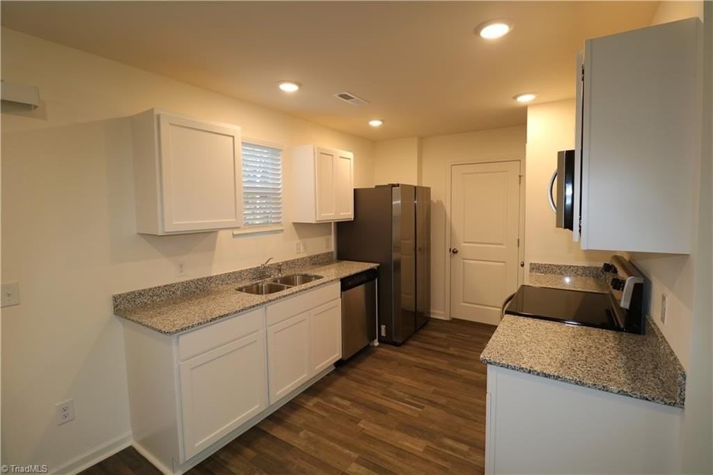 757 Whitney Rd - Photo 6 of 19