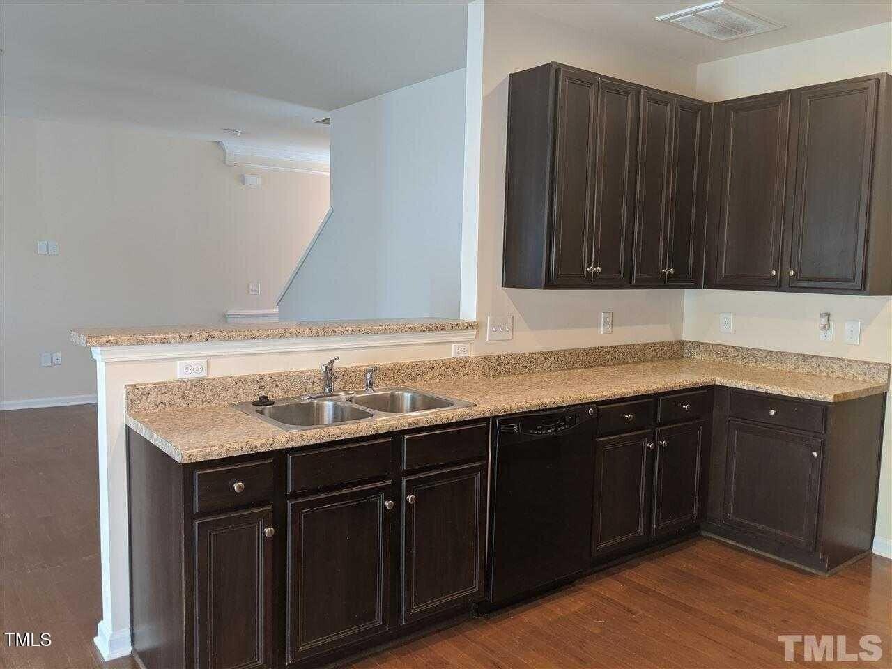 816 Nanny Reams Ln - Photo 5 of 13