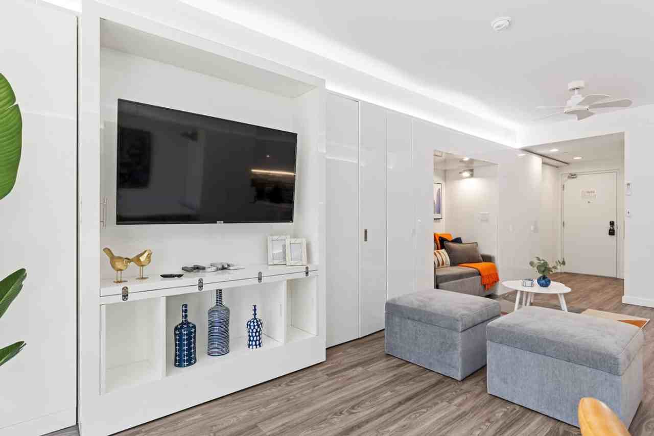 12607 Larchmere Blvd #1335755P - Photo 5 of 30