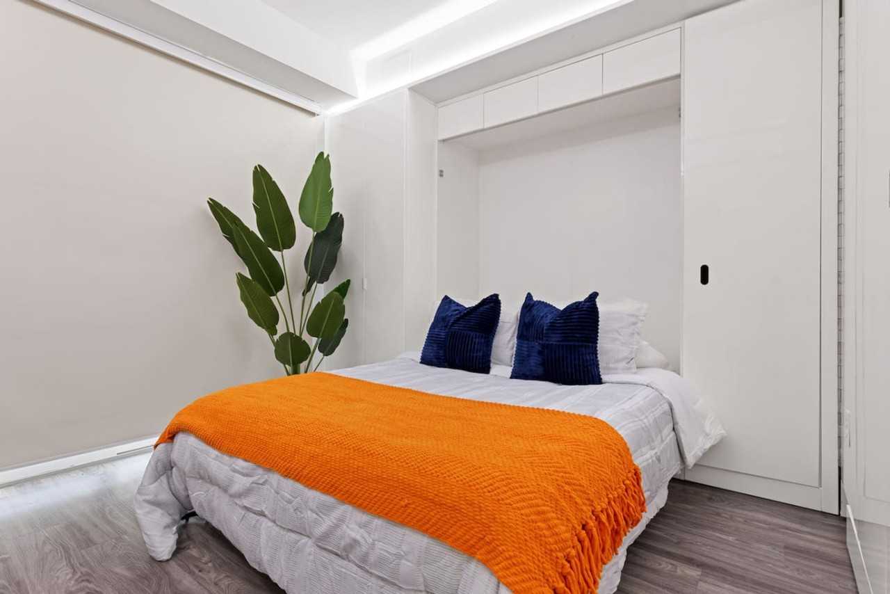 12607 Larchmere Blvd #1335755P - Photo 6 of 30