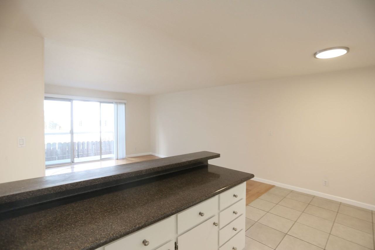 366 Bellevue Ave - Photo 6 of 17