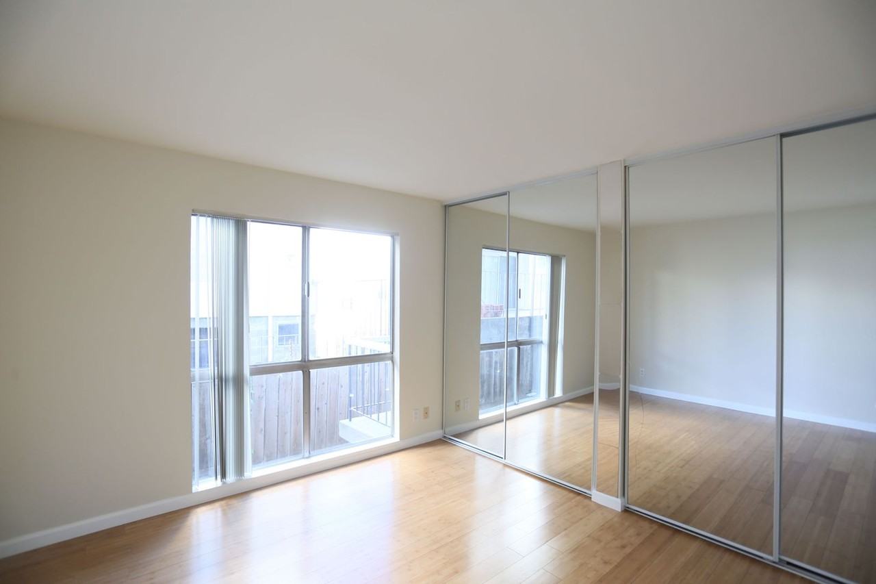 366 Bellevue Ave - Photo 7 of 17