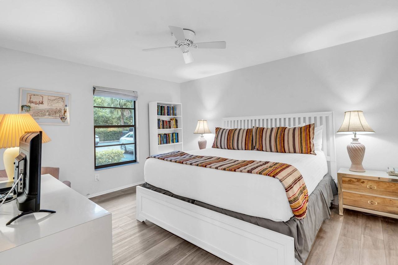 600 Neapolitan Way #1073530P - Photo 3 of 20