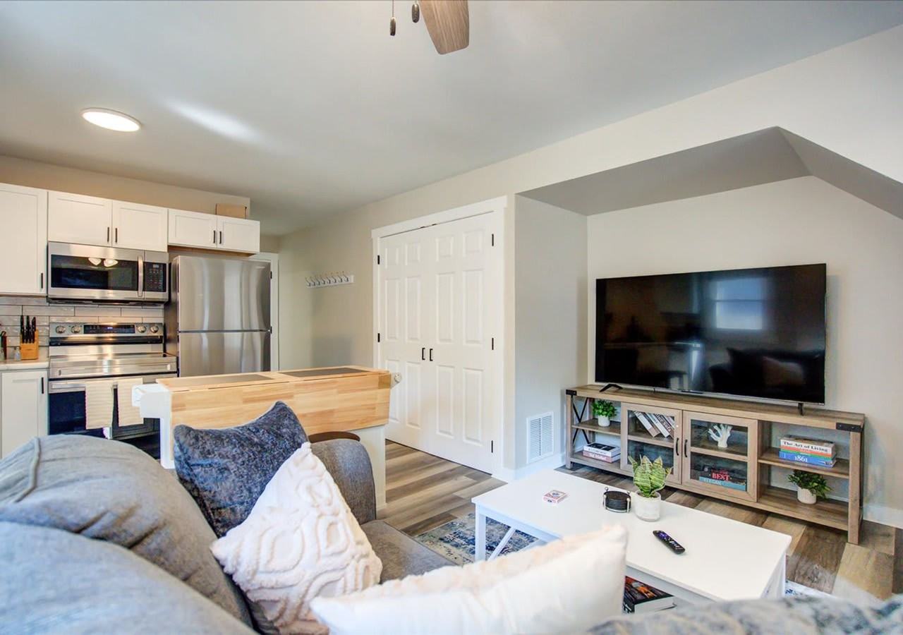 156 Rodney Ct #1377392P - Photo 2 of 21