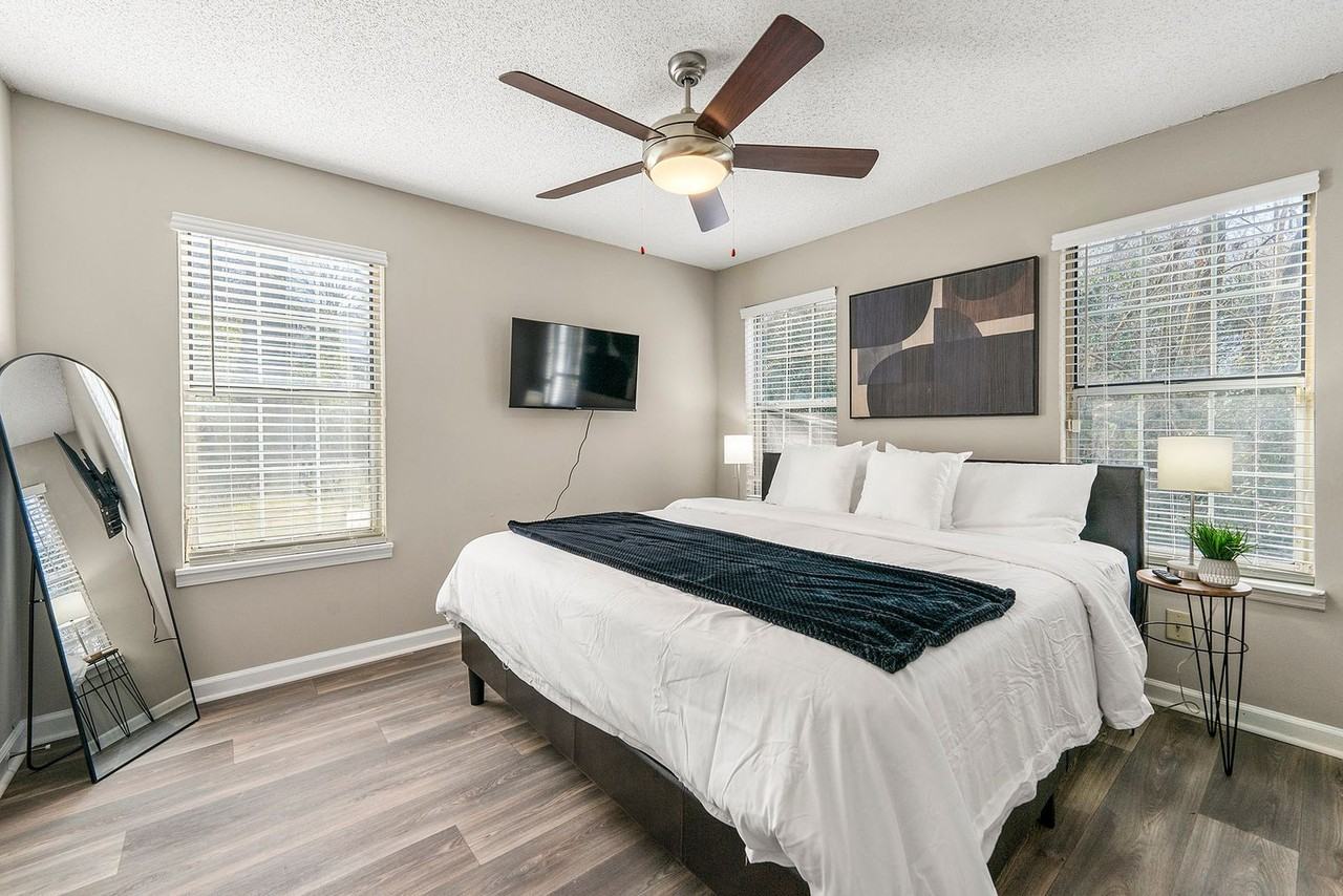 987 Collier Rd Nw #1388425P - Photo 4 of 15