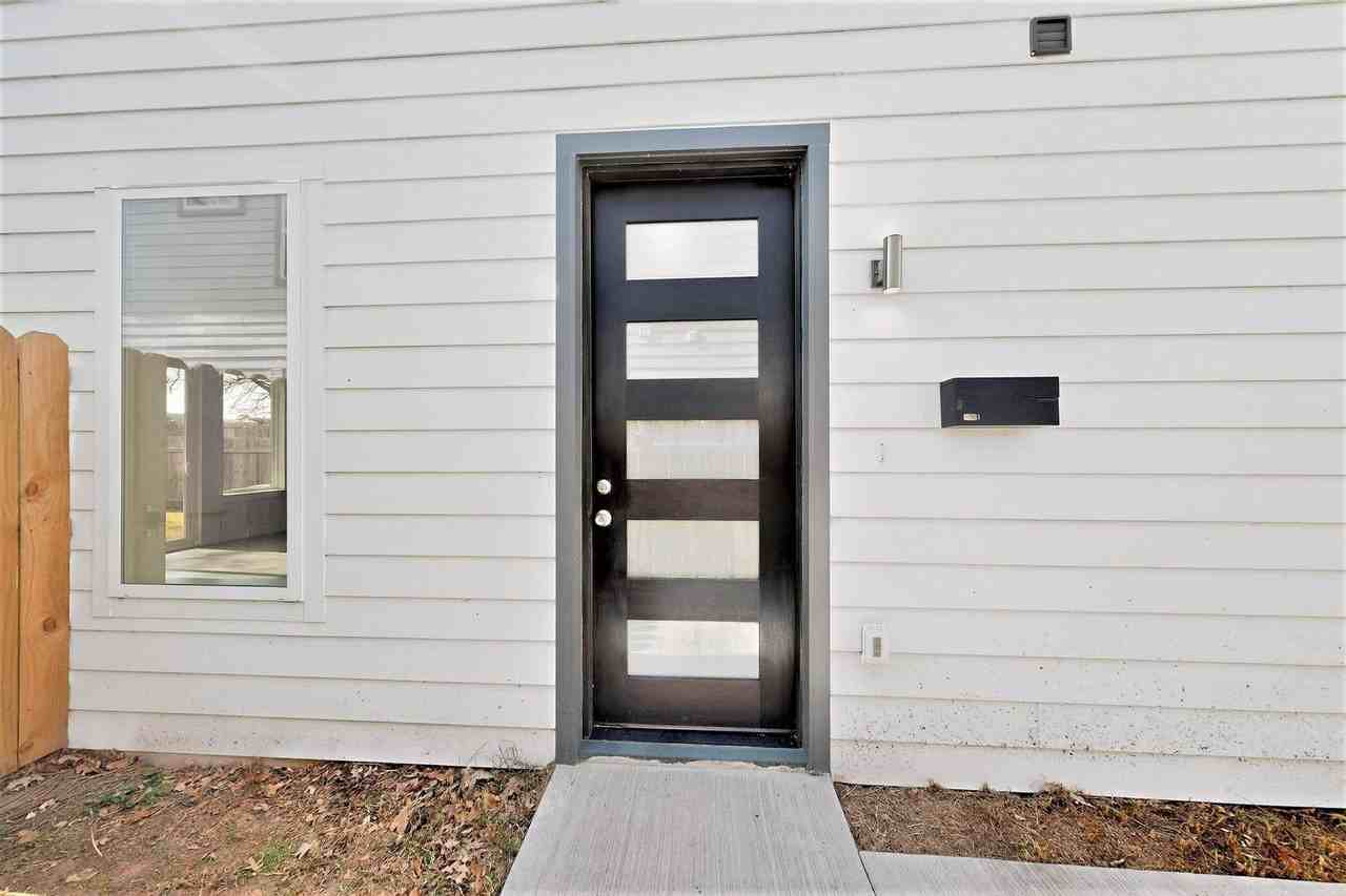 3002 Rochester St - Photo 6 of 40