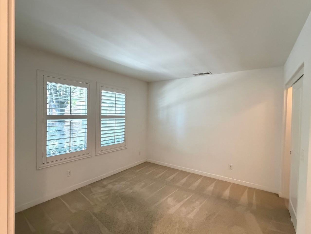 36 Weiss Dr - Photo 3 of 19