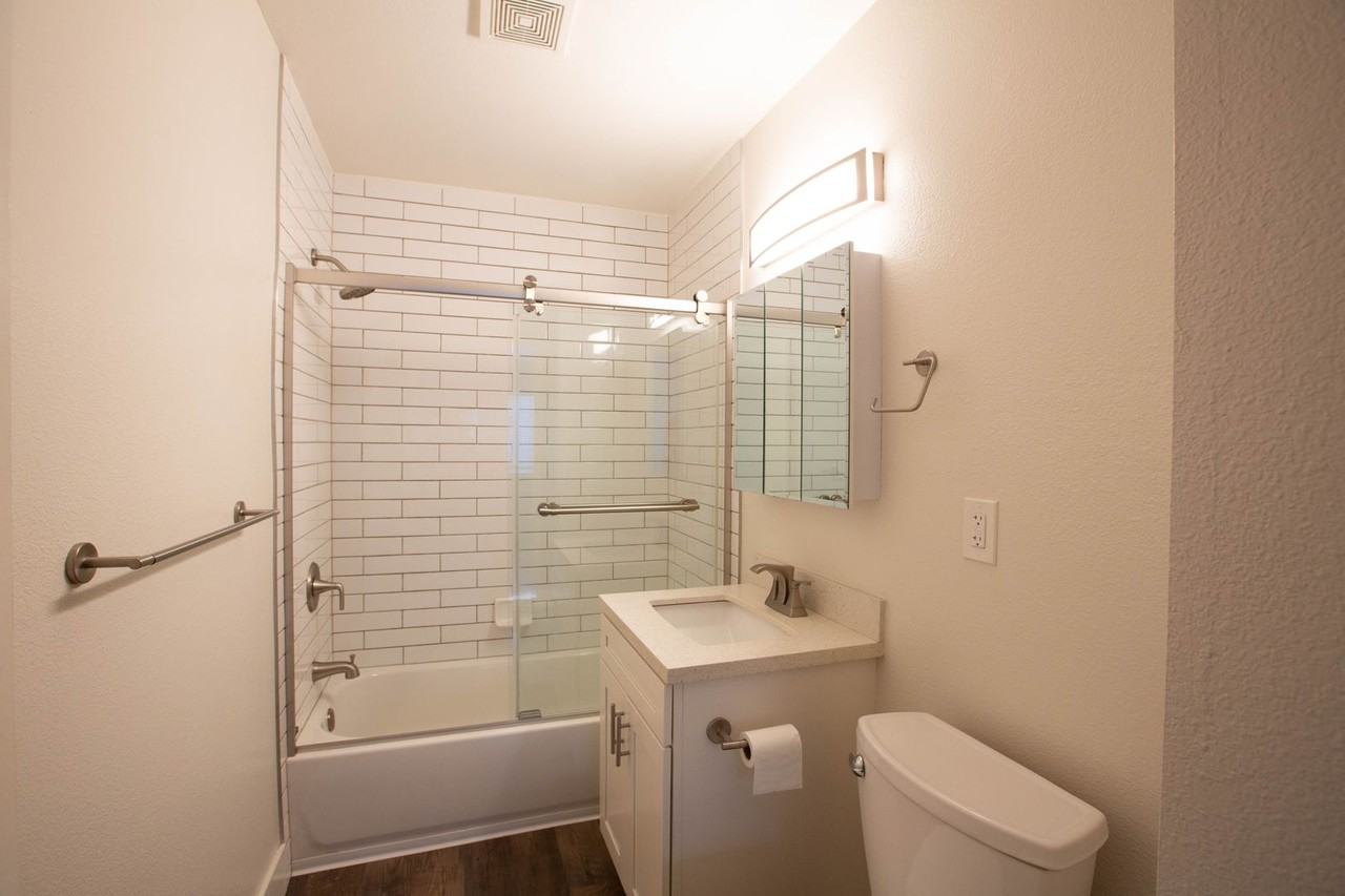 301 Jayne Ave - Photo 5 of 11