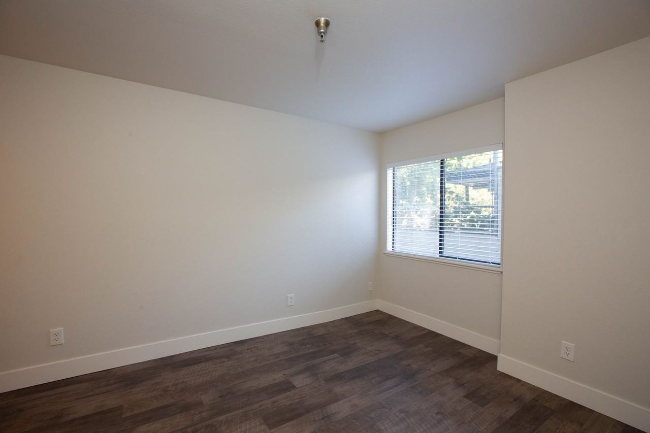 301 Jayne Ave - Photo 6 of 11