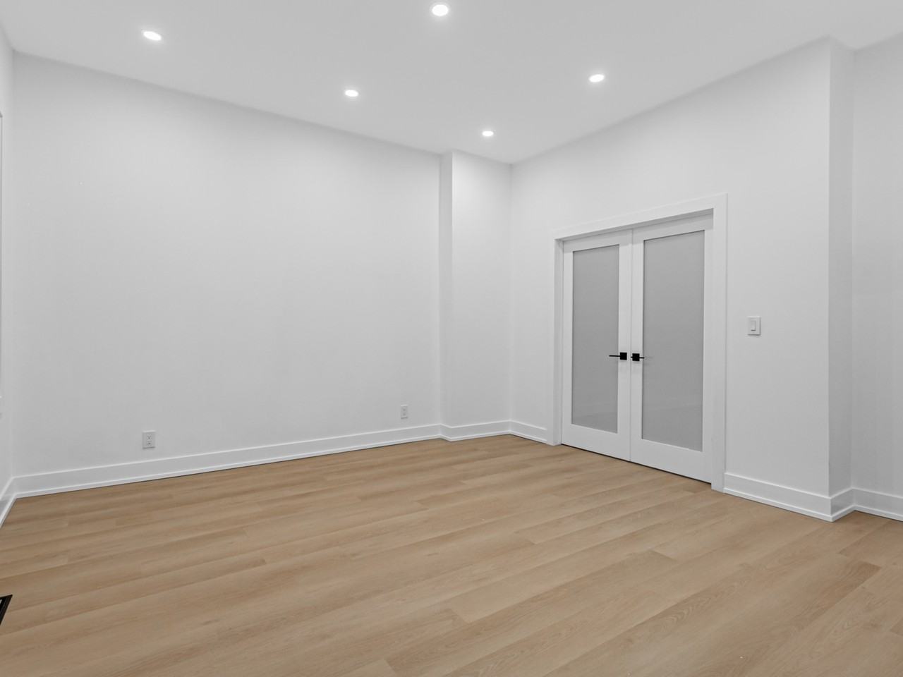 135 Bellwoods Avenue #1 - Photo 5 of 12