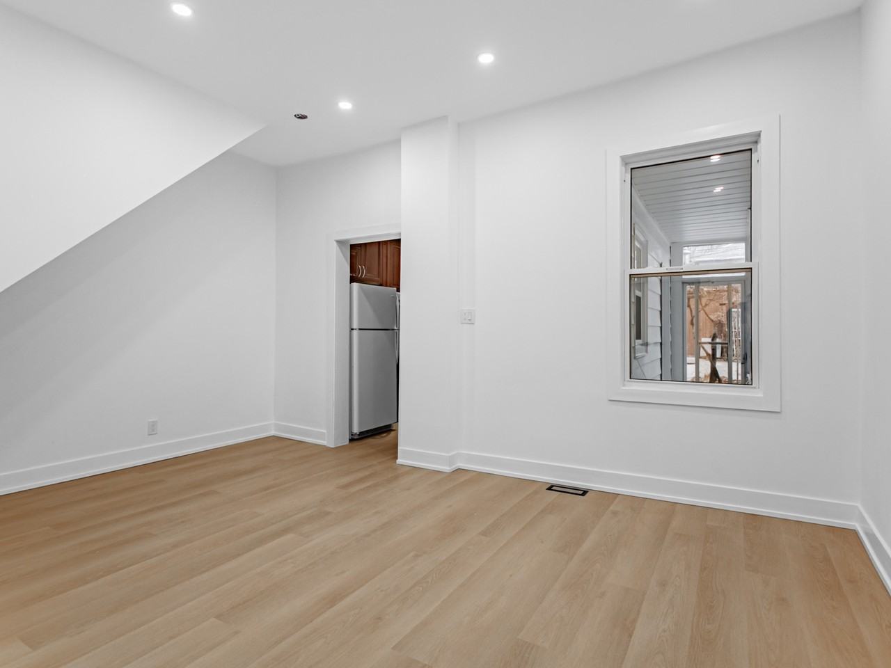 135 Bellwoods Avenue #1 - Photo 6 of 12