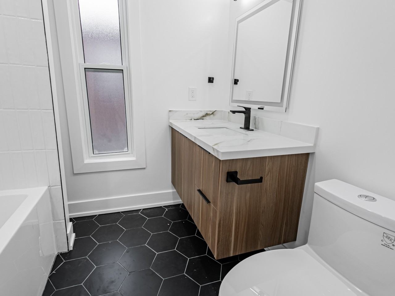 135 Bellwoods Avenue #2 - Photo 6 of 14