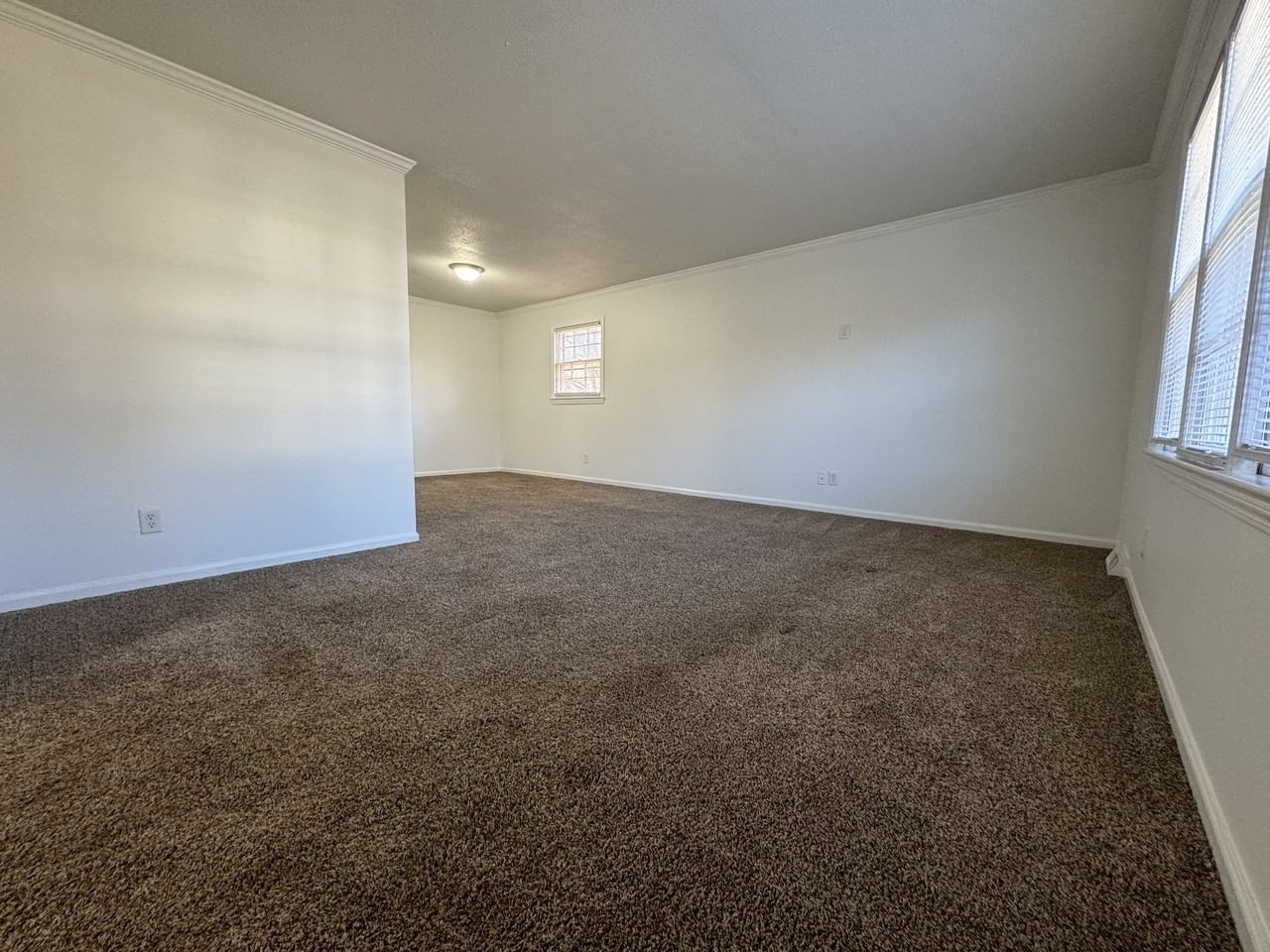 430 Janet Ave - Photo 4 of 46