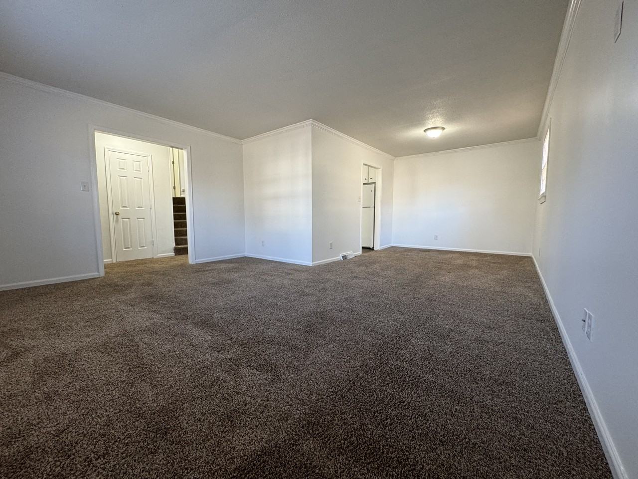 430 Janet Ave - Photo 5 of 46