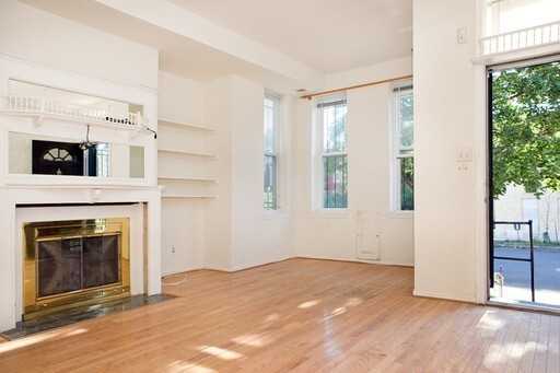 727 12th St Ne #A - Photo 6 of 24