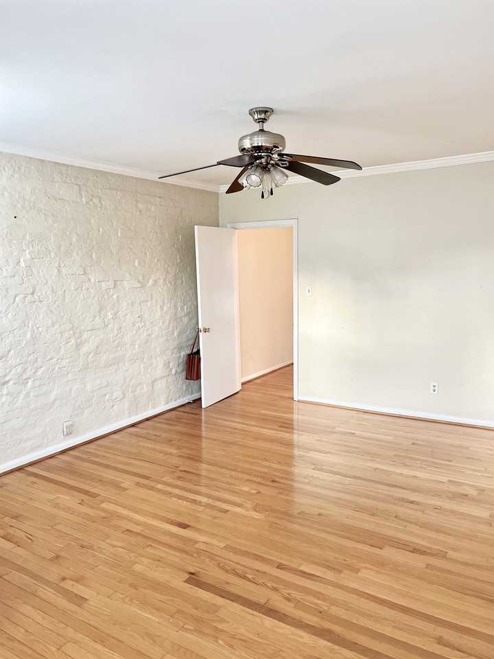 727 12th St Ne #A - Photo 4 of 24