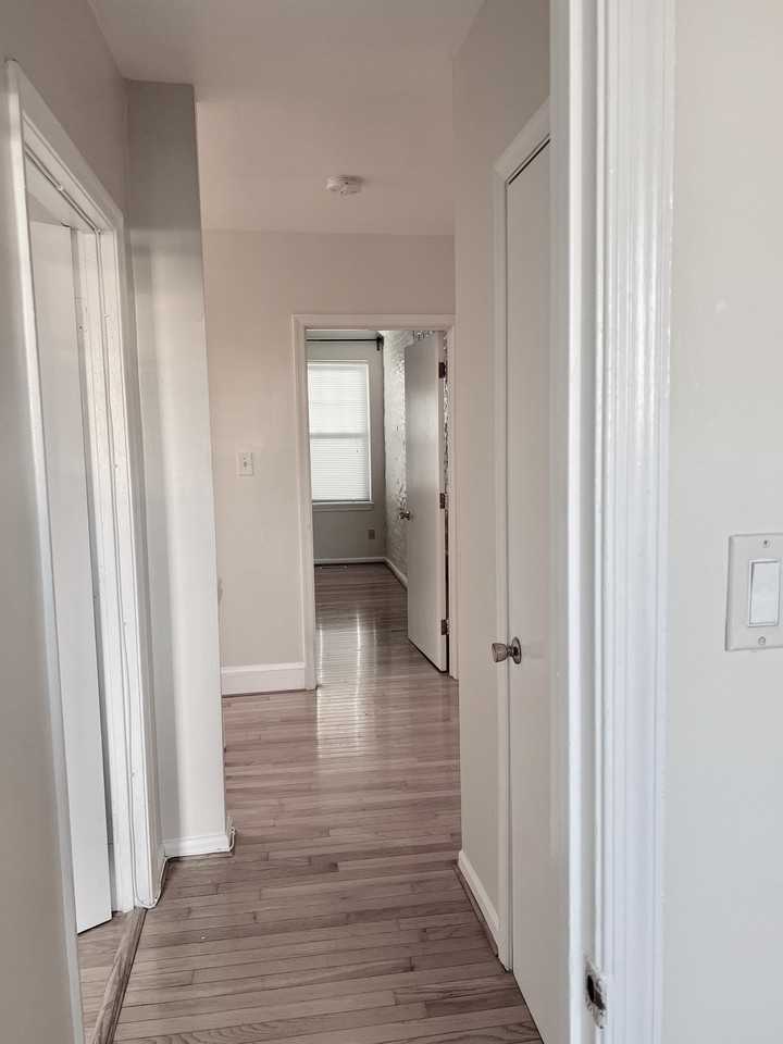 727 12th St Ne #A - Photo 6 of 24