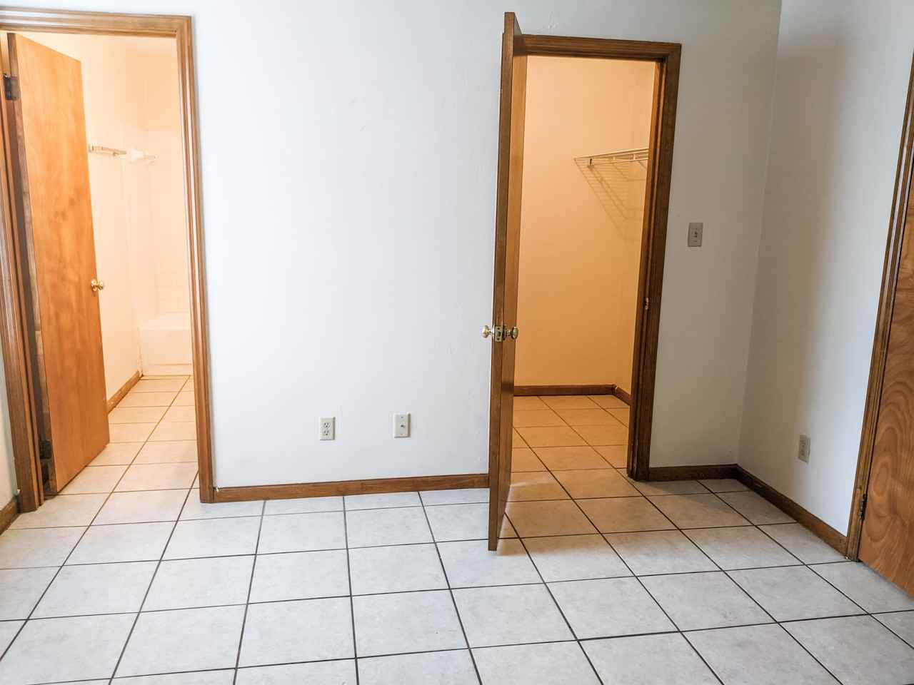 1098 Rockbrook Ct #1 - Photo 7 of 48