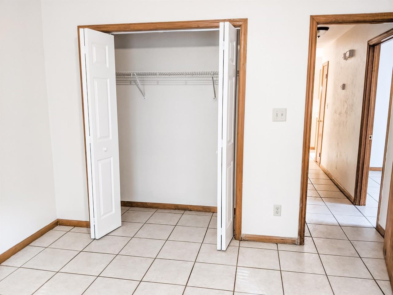 1098 Rockbrook Ct #1 - Photo 3 of 48