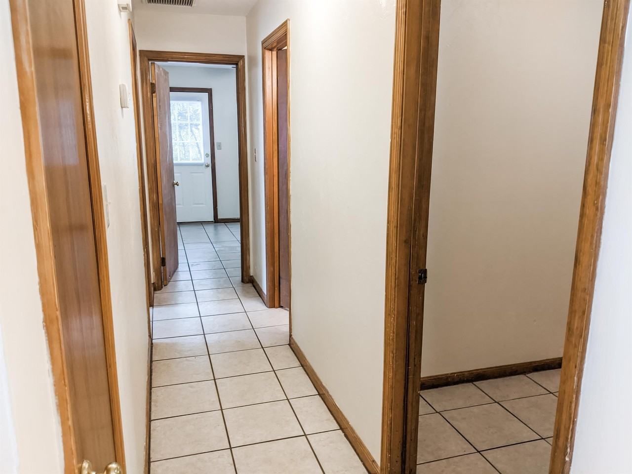 1098 Rockbrook Ct #1 - Photo 6 of 48