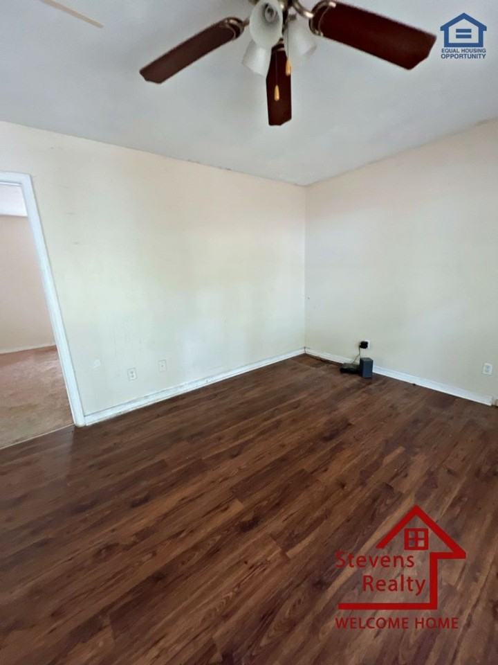 4713 Three Island Rd - Photo 4 of 28