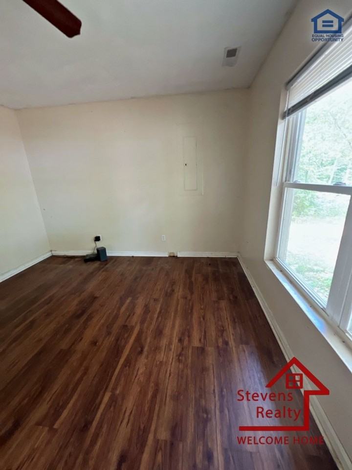 4713 Three Island Rd - Photo 5 of 28