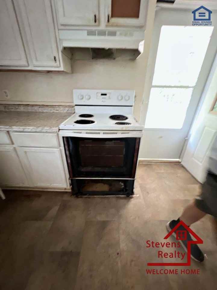 4713 Three Island Rd - Photo 7 of 28