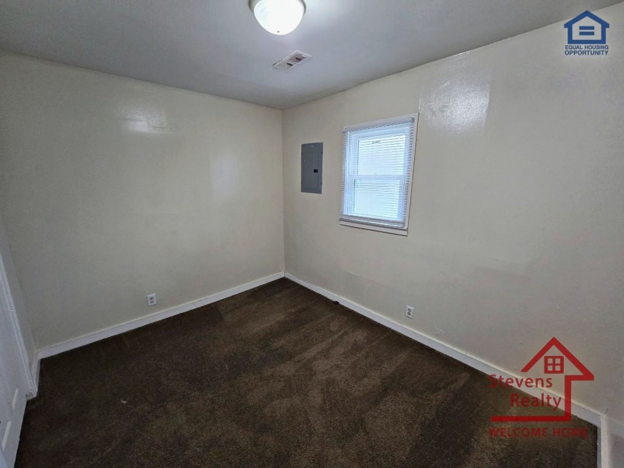 425 S Cedar Ave - Photo 4 of 7