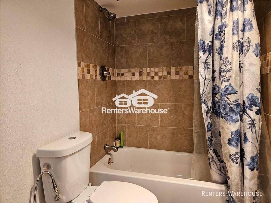 1806 Saxony Ln - Photo 6 of 23