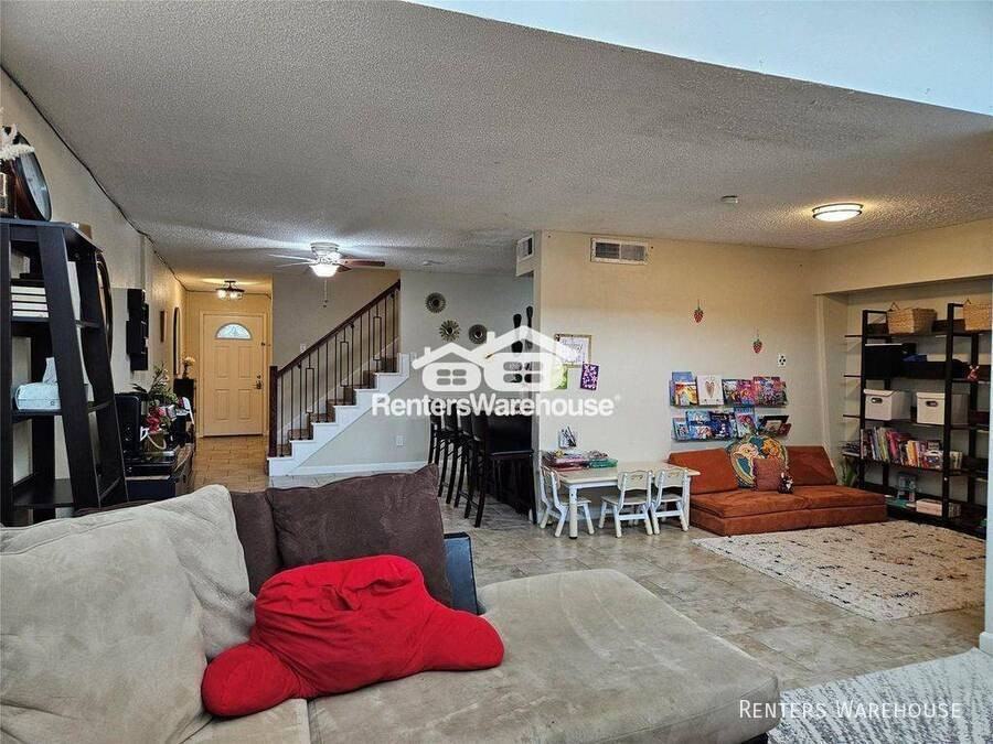 1806 Saxony Ln - Photo 7 of 23