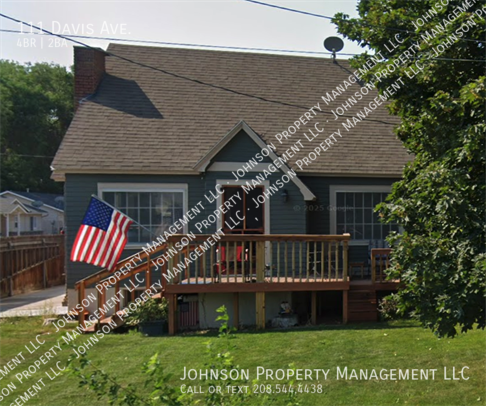 111 Davis Ave - Photo 2 of 4