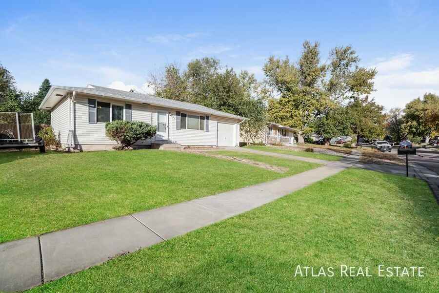 828 Querida Dr - Photo 2 of 20