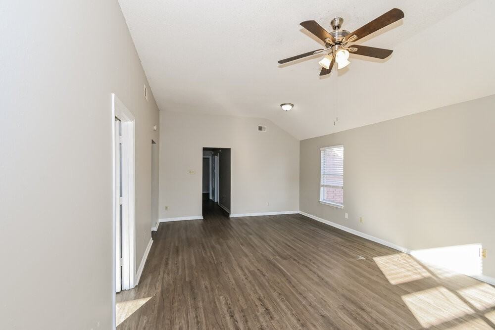 5979 Prairie Cv - Photo 3 of 16