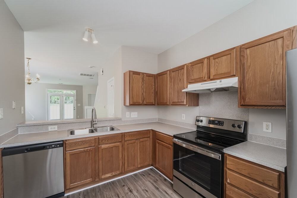 13107 Ambrosia St - Photo 7 of 17