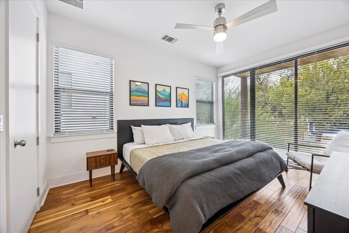 1011 E 12th St #1011 - Photo 4 of 30