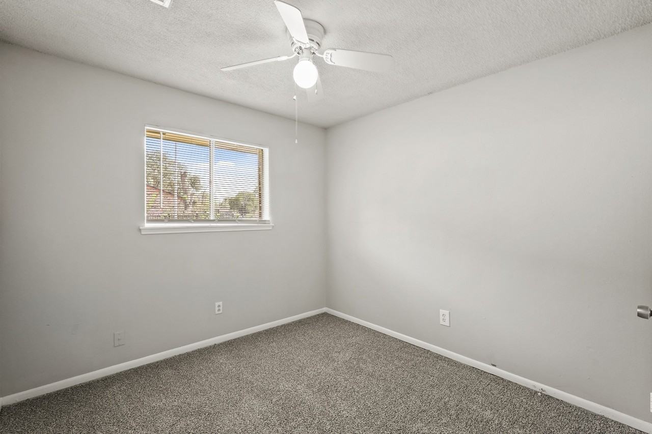 1802 Mosher Ln #1802