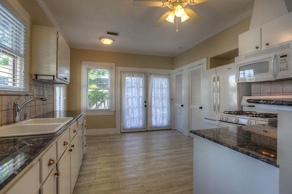 1119 Jerome St #1119 - Photo 2 of 24