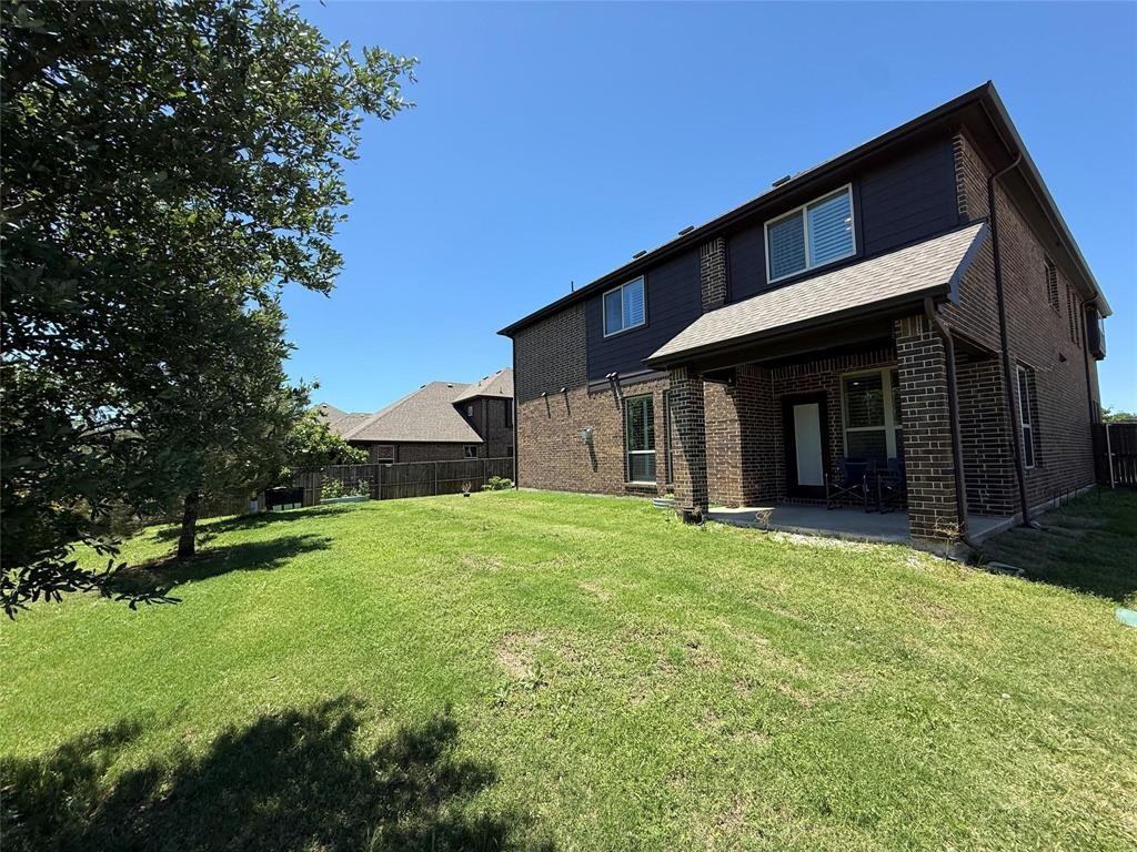 310 Hawthorn Dr #310