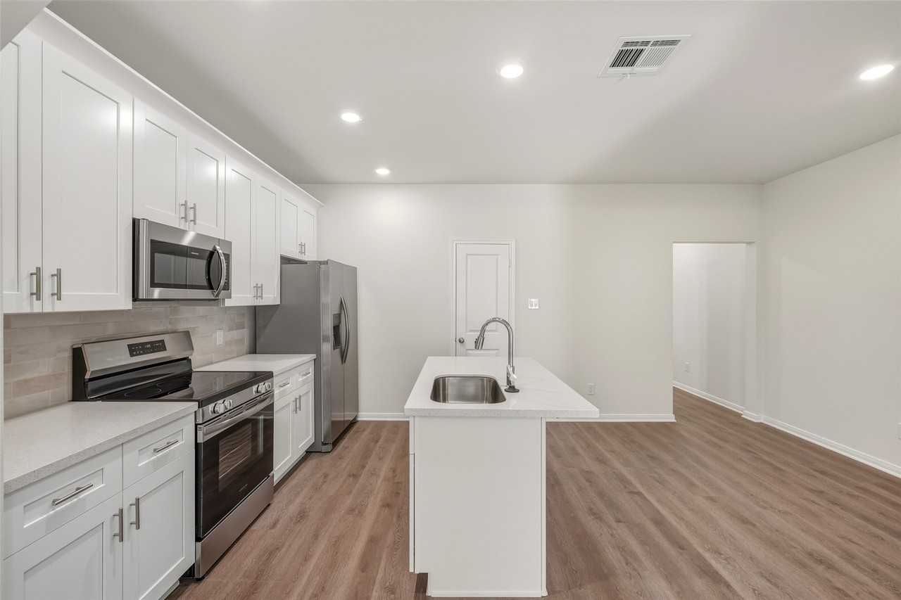 708 W Dallas St #708 - Photo 3 of 19