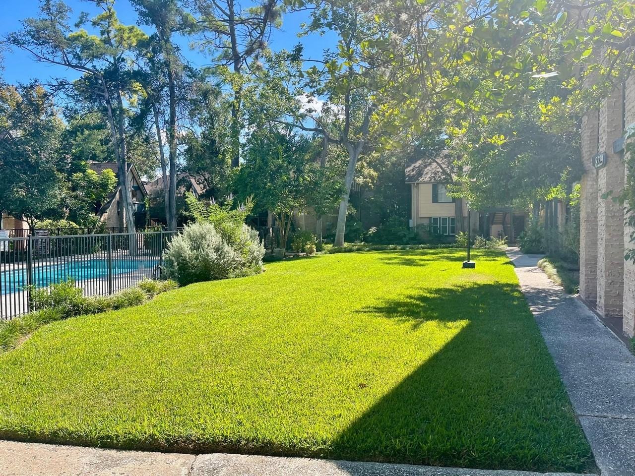 8229 Kingsbrook Rd #8229-228 - Photo 3 of 17